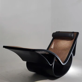 Кресло-кровать и завтрак из алюминиевого сплава, кресло-качалка из ротанга, вилла Лайт, роскошное кресло-качалка в стиле минимализма от скандинавского дизайнера во дворе